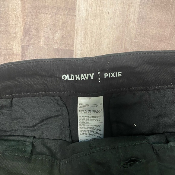 Size 2 women’s shorts - Picture 4 of 4